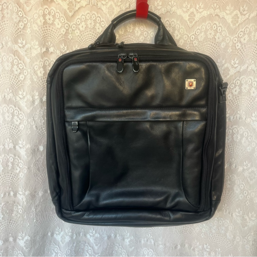 SWISS TECH GEAR Black Laptop/Tablet Pocket Case Shoulder Bag Messenger Backpack